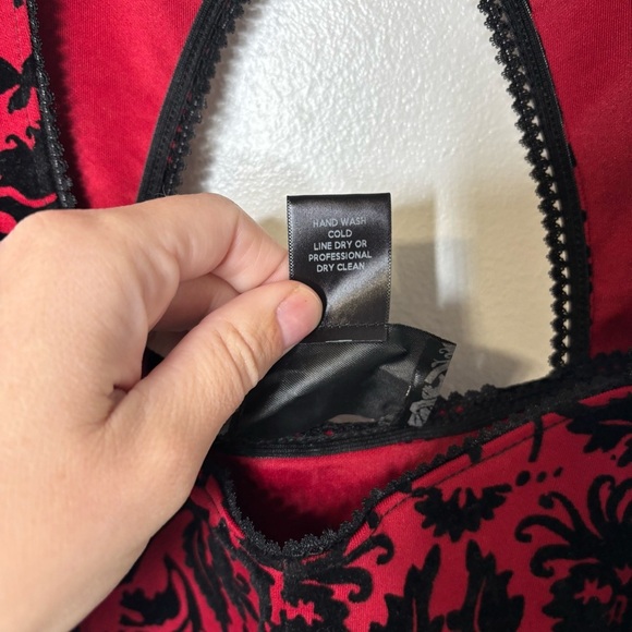 American Horror Story Flocked Damask Dress Women’s XS Red Black Lace Trim Skater - Picture 11 of 11